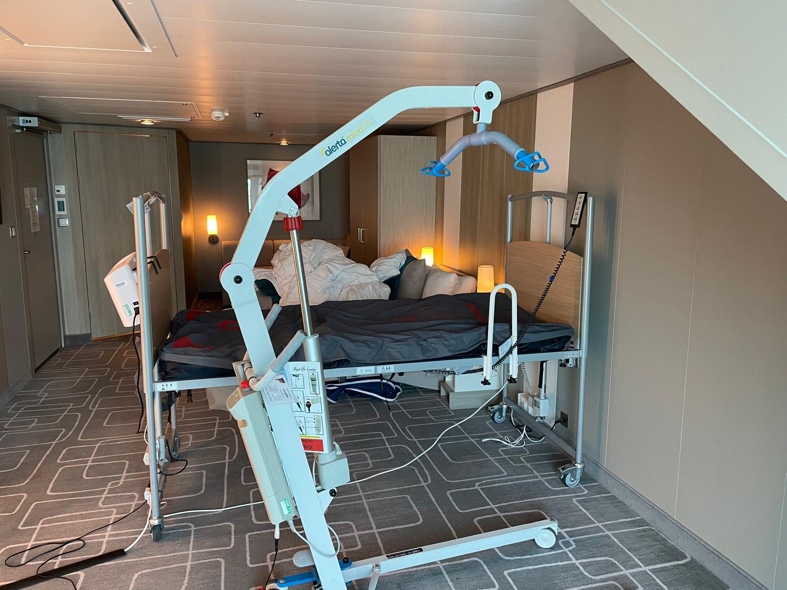 Cruise Hoists Explained: Mobile Hoists, Cabin Compatibility and Pool Hoists